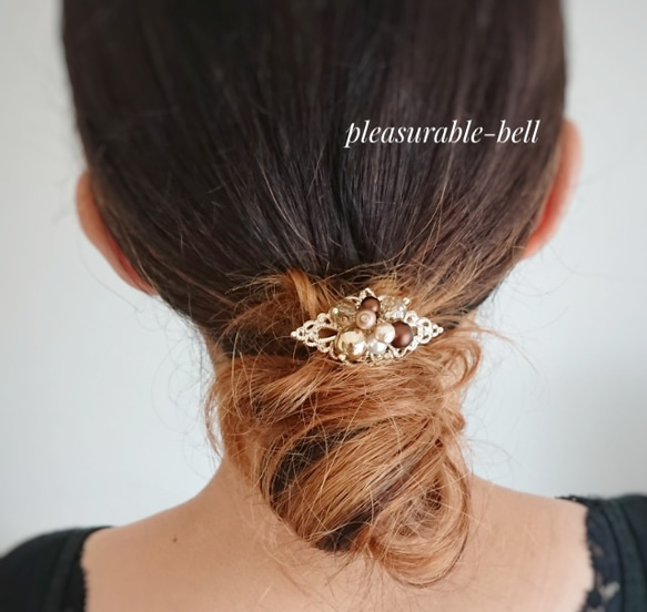 《ヘアアクセサリー》当店人気＊チェコガラスパール×アクリルビーズ(ゴールド)ポニーフックNO.3 1枚目の画像