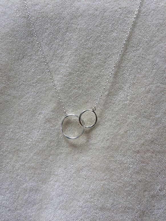 ダブルリングの純銀ネックレス　 純銀９２．５％  Double Ring Sterling Silver 　 5枚目の画像