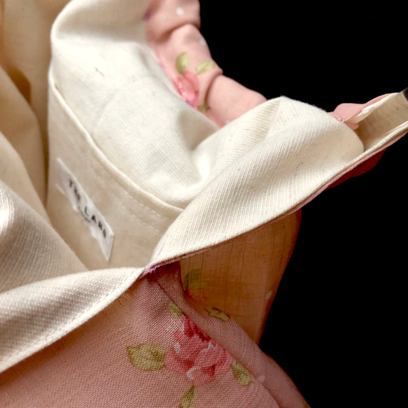 昭和レトロ感漂うシアー素材のリングバッグ「透明プラリングのピンクとローズのレースバッグ」 3枚目の画像