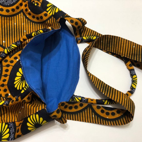 一点物⭐️さし色アイテム✨人気のアフリカ布（カンガ）を使用‼️大容量＆超軽量❗️「オレンジと黄色の３wayバッグ」 6枚目の画像