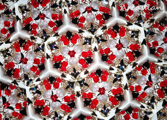 赤と黒の万華鏡（kw40001） 4枚目の画像