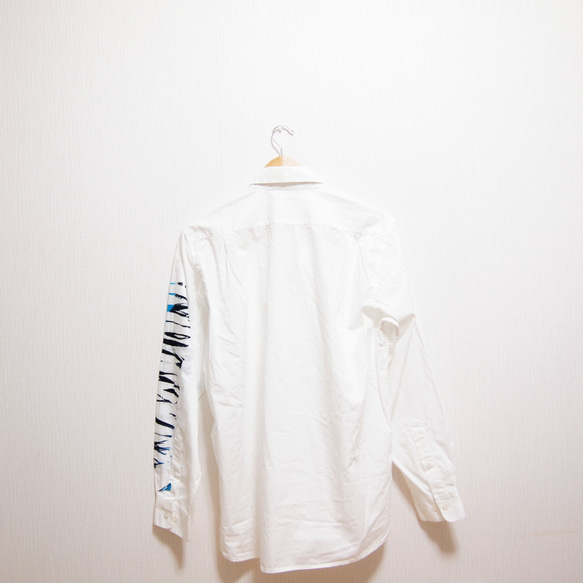 <Lサイズ> 伝統工芸職人による染め オーバーサイズシャツ　サイドラインハンドプリーツプリンティング　by ツムギラボ 3枚目の画像