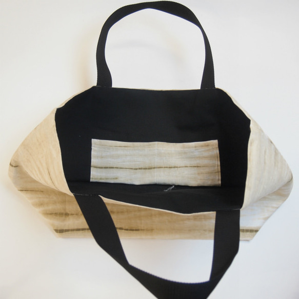 結合米色超過×外層材料和顏色的畫布用黑色手提袋×有松由Tsumugirabo擠壓傳統的日本工藝品 第2張的照片