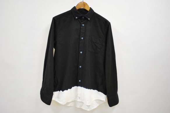 [僅限M尺寸] OSOCU日本黑色襯衫“Susonokoshi”&lt;Banshu面料×名古屋黑色鳳頭染色&gt; 第1張的照片