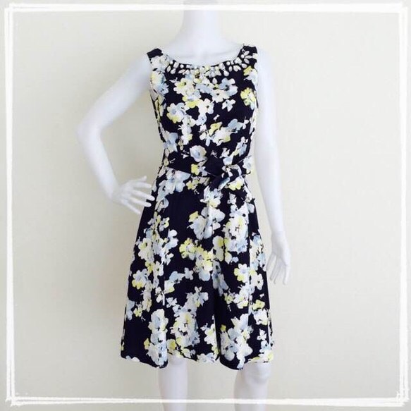 プリントフラワー ビジューフレアワンピース