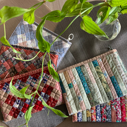 新色追加ஐ贈り物にも♡パッチワークキルトポーチ【Hyakumanen Bag】スクエアステッチ 7枚目の画像