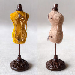 ミニチュアトルソーのネックレススタンド 3枚目の画像