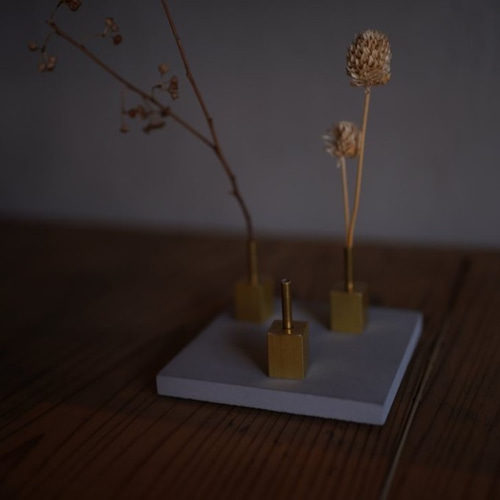 真鍮製一輪挿し 「ちょこんと」 一輪挿し・花瓶・花器 cb works 通販