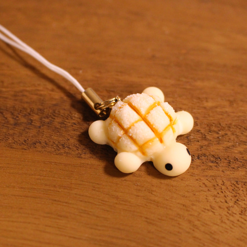 かめさんのメロンパンのストラップ 携帯ストラップ BALMA 通販｜Creema  