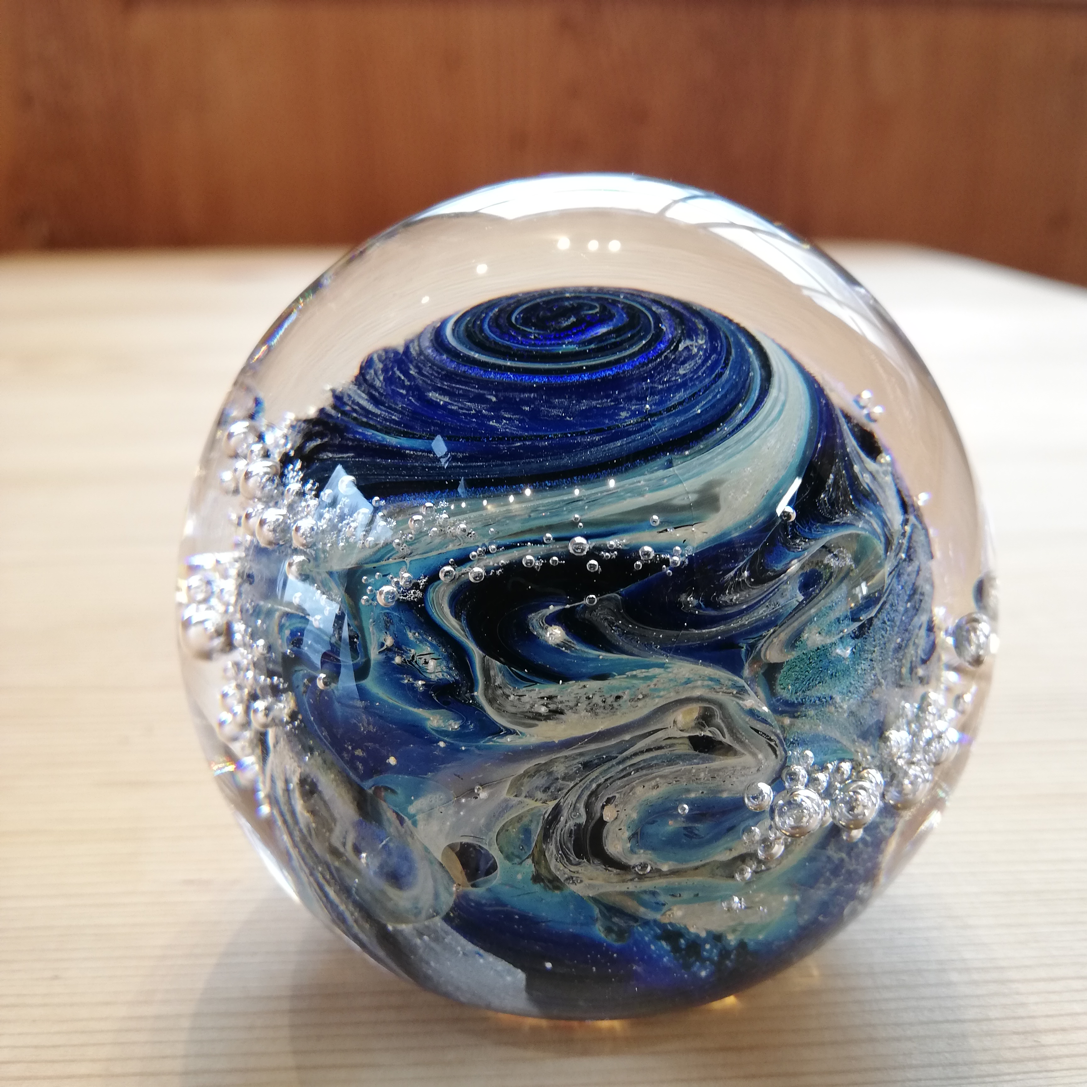野口硝子  日本歳時記  宙吹きガラス  ペーパーウェイト  直径約7cm Amazon.co.jp: 野口硝子 日本歳時記 宙吹きガラス ペーパー
