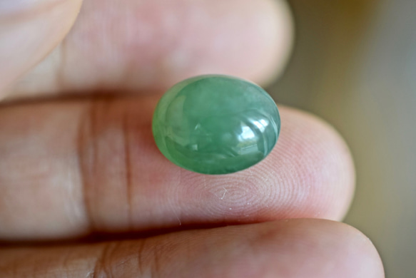 226-30 在庫処分 天然 A貨 薄緑系 翡翠 楕円 ルース 裸石 硬玉 ジェダイトピアス リング ネックレス 2枚目の画像