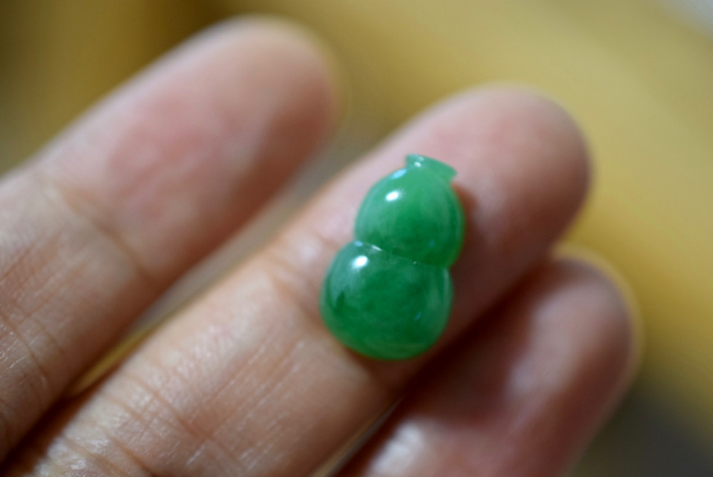 226-57 在庫処分 天然 A貨 緑系 翡翠 ひょうだん ルース 裸石 硬玉 ジェダイトピアス リング ネックレス
