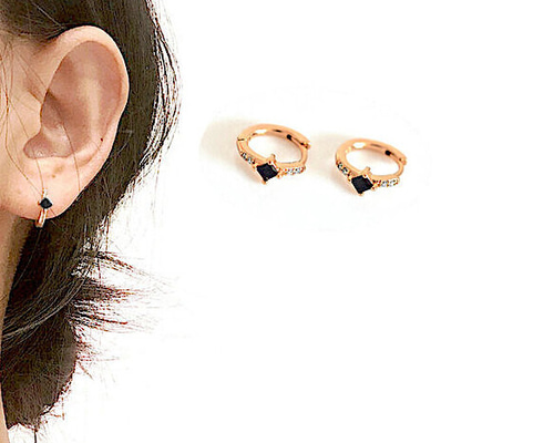 REPOSSI ブラックフープピアス ダイヤ付き 0_0717722202b068c270171c920449