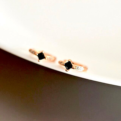 7004 ミニフープピアス ブラックダイヤモンド シンプルフープピアス