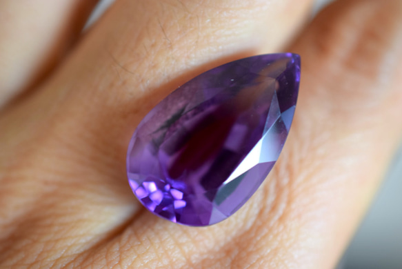 164 特売 上品 大玉 天然 アメジスト 雫 アメシスト 紫水晶 ２月誕生石 天然石 ルース 裸石 2枚目の画像