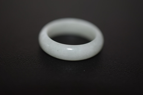 2-123-4 美品 15.0号 天然 A貨 白 翡翠 リング 指輪 硬玉 くりぬき 4枚目の画像