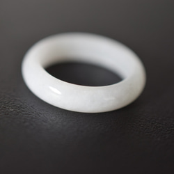 111-20 美品 15.0号 天然 翡翠 白瓷 リング 指輪 硬玉 くりぬき 誕生石 3枚目の画像
