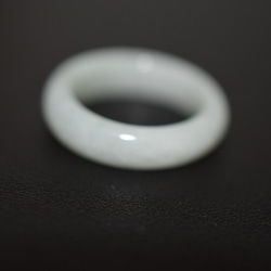 111-23 美品 15.5号 天然 翡翠 白瓷 リング 指輪 硬玉 くりぬき 誕生石 4枚目の画像
