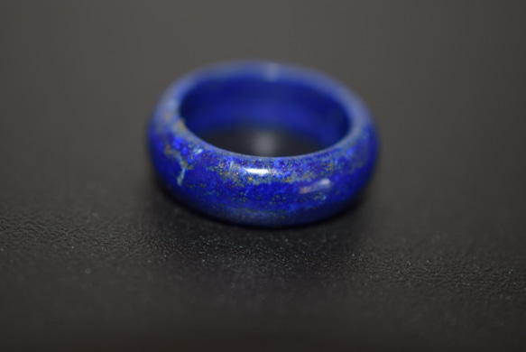 123-35 美品 14.0号 天然 ラピスラズリ 青金石 リング くりぬき 指輪 3枚目の画像
