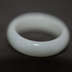 81-52 美品 薬指 15.5号 天然 翡翠 リング 指輪 硬玉 くりぬき 誕生石 2枚目の画像