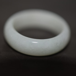 81-52 美品 薬指 15.5号 天然 翡翠 リング 指輪 硬玉 くりぬき 誕生石 3枚目の画像