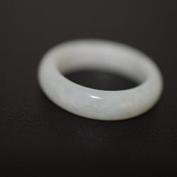 111-15 美品 15.0号 天然 翡翠 白瓷 リング  指輪 硬玉 くりぬき 誕生石 3枚目の画像