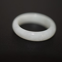 111-15 美品 15.0号 天然 翡翠 白瓷 リング  指輪 硬玉 くりぬき 誕生石 4枚目の画像