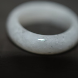 81-45 美品 薬指 15.5号 天然 翡翠 リング 指輪 硬玉 くりぬき 誕生石 3枚目の画像