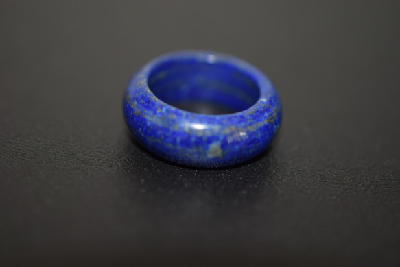 123-54 美品 小指 8.0号 天然 ラピスラズリ 青金石 リング くりぬき 指輪 3枚目の画像