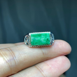 A51 特売 シルバー 天然 緑 翡翠 リング 指輪 メンズ フリーサイズ 息子 彼氏 プレゼント 1枚目の画像