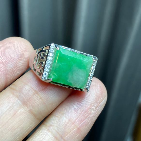 A56 特売 シルバー 天然 緑 翡翠 リング 指輪 メンズ フリーサイズ 息子 彼氏 プレゼント 1枚目の画像