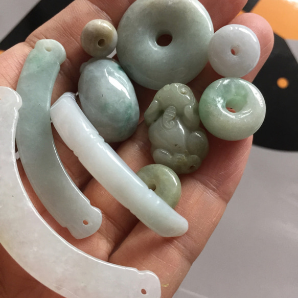 本翡翠 貔貅と白菜 根付け ヘッド 本翡翠 貔貅と白菜 根付け ヘッド