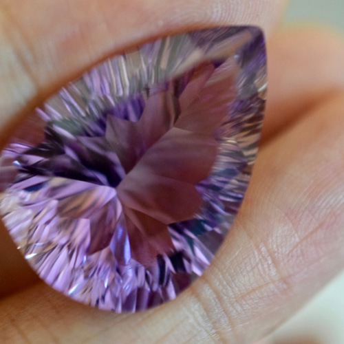 123 上品 一点物 天然 超大粒 バイカラー アメジスト 雫 アメシスト 紫