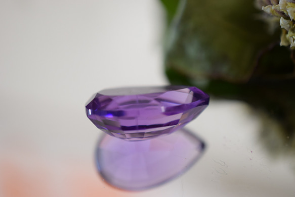 102 上品 一点物 天然大粒アメジスト 雫 アメシスト 紫水晶 ２月誕生石 天然石 ルース 裸石 5枚目の画像