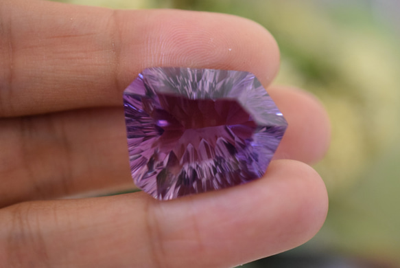 104 上品 一点物 天然大粒アメジスト 多辺形 アメシスト 紫水晶 ２月誕生石 天然石 ルース 裸石 5枚目の画像
