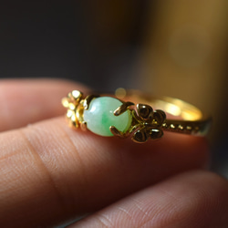 D125 特売 一点物 ミャンマー産 天然 白緑 A貨 本翡翠 硬玉 蝶々リング 指輪 フリーサイズ イエローゴールド 4枚目の画像