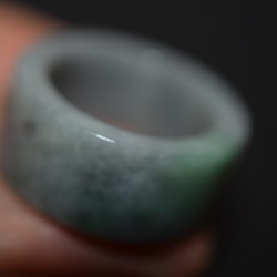 21-191 17.5号 板指 天然 A貨 グレー 緑 翡翠 リング レディース メンズ 指輪 硬玉ジェダイト 4枚目の画像