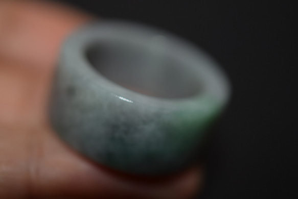21-191 17.5号 板指 天然 A貨 グレー 緑 翡翠 リング レディース メンズ 指輪 硬玉ジェダイト 4枚目の画像