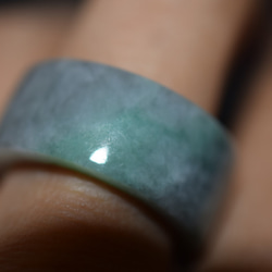 21-191 17.5号 板指 天然 A貨 グレー 緑 翡翠 リング レディース メンズ 指輪 硬玉ジェダイト 5枚目の画像