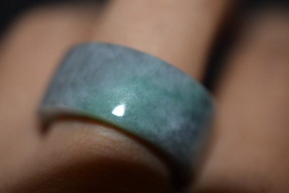 21-191 17.5号 板指 天然 A貨 グレー 緑 翡翠 リング レディース メンズ 指輪 硬玉ジェダイト 5枚目の画像