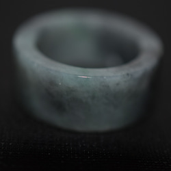 197-14 18.0号 天然 A貨 グレー 緑翡翠 板指 広幅 リング 指輪 硬玉 ジェダイト　 2枚目の画像
