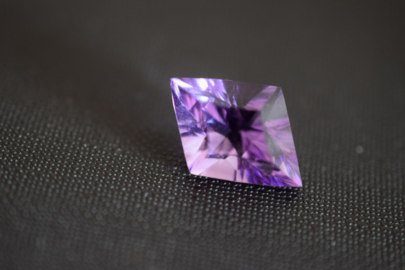 1-76 上品 一点物 天然アメジスト 菱形 梭形 アメシスト 紫水晶 1-76 上品 一点物 天然アメジスト 菱形 梭形 アメシスト 紫水晶
