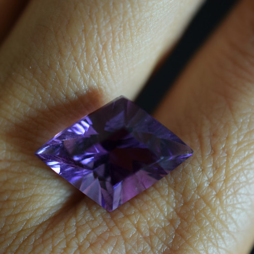 1-76 上品 一点物 天然アメジスト 菱形 梭形 アメシスト 紫水晶