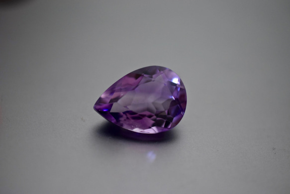 119 上品 一点物 天然 大粒 アメジスト 雫 アメシスト 紫水晶 ２月誕生石 天然石 ルース 裸石 6枚目の画像