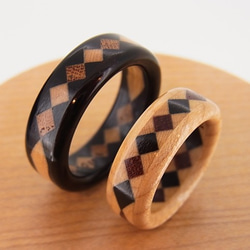 木の指輪 ダイヤ 白 【受注生産】カエデ・ブビンガ・黒タン トランプのダイヤを並べた印象的な指輪 プロポーズに人気！ 6枚目の画像