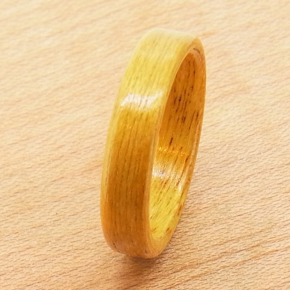 木の指輪 インフィニティ 黄色 【受注生産】イエローハート なめらかな木肌 幅が選べる細くて薄い最もシンプルな木の指輪 2枚目の画像