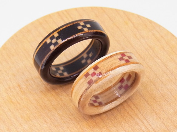木の指輪 ミンサー織Bタイプ 白ベースの配色【受注生産】「いつも世までも末永く」という意味を持つ沖縄ミンサー織模様 4枚目の画像
