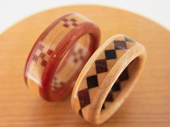 木の指輪 ミンサー織Aタイプ ピンクベースの配色【受注生産】「いつも世までも末永く」という意味を持つ沖縄ミンサー織模様 5枚目の画像