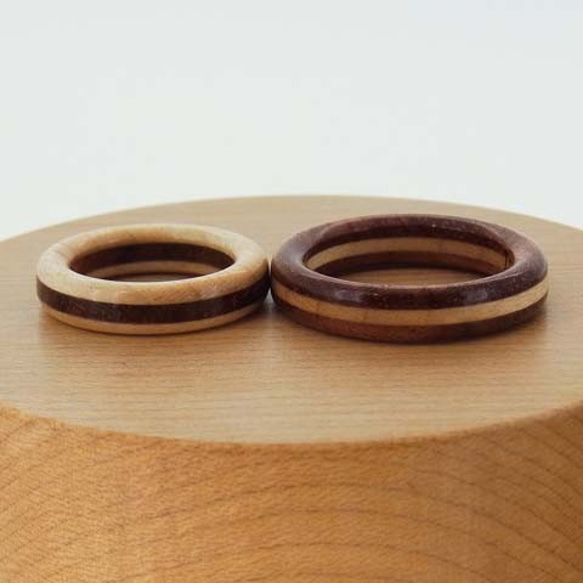 木の指輪【受注生産】カエデ・ブビンガ 対になる配色でペアリングがより楽しめる！ペア（2個）の価格です。 4枚目の画像