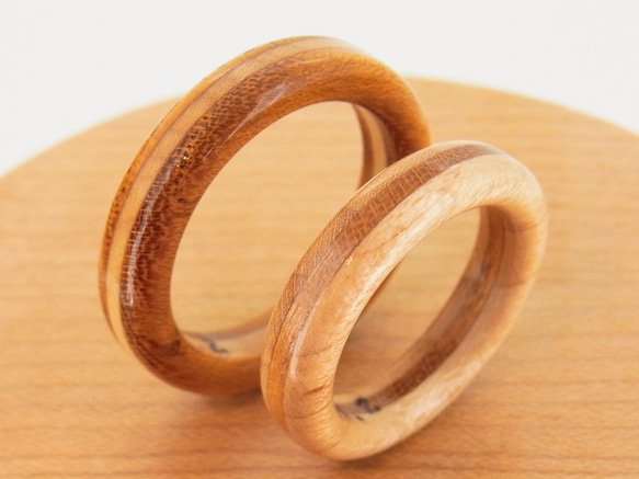木の指輪 ペアリング 三層【受注生産】カエデ・ケヤキ 対になる配色でペアリングがより楽しめる！ペア（2個）の価格です。 1枚目の画像